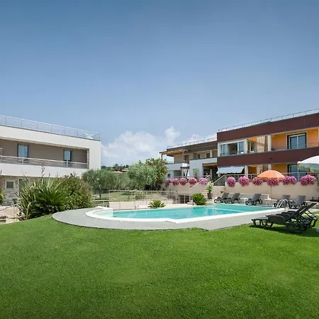 Aurora-holiday 1 * باردولينو